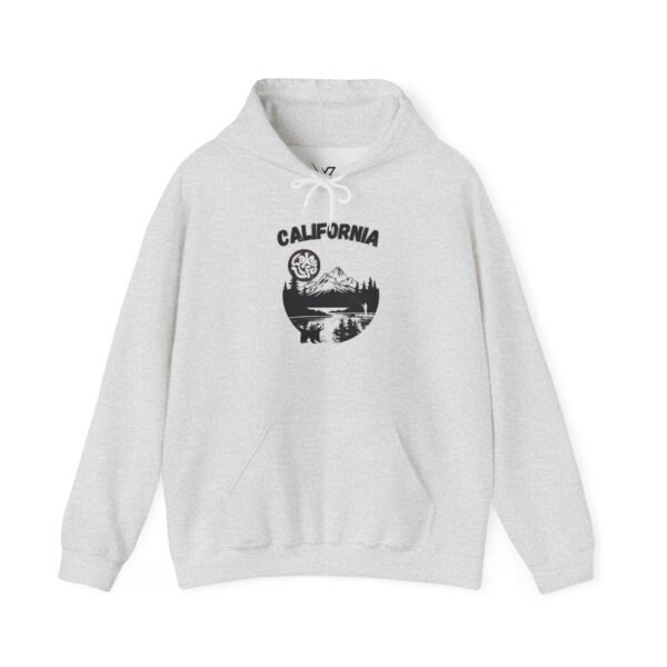 Personalized California Vintage Hoodie, Unisex Heavy Blend Sweatshirt, Cozy Casual Wear, Adventure Gift, Perfect for Travel