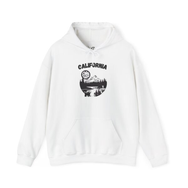 Personalized California Vintage Hoodie, Unisex Heavy Blend Sweatshirt, Cozy Casual Wear, Adventure Gift, Perfect for Travel