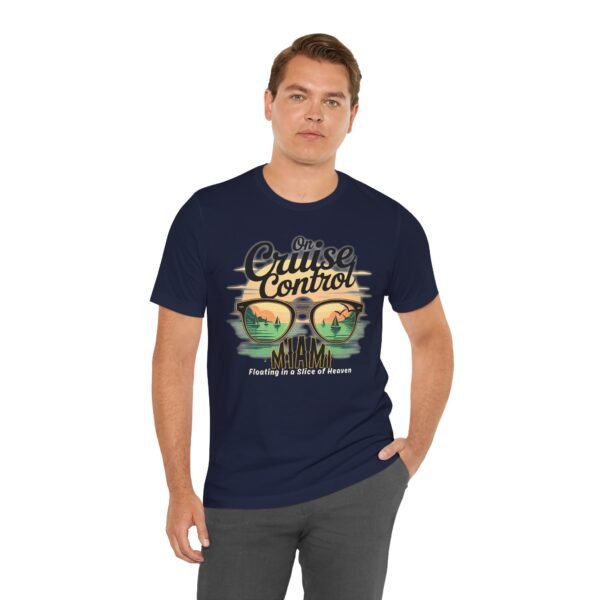 Miami sunglasses graphic Tee, Beach skyline, retro sunset Unisex T-Shirt