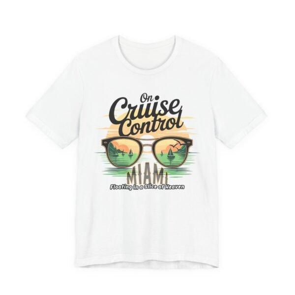 Miami sunglasses graphic Tee, Beach skyline, retro sunset Unisex T-Shirt