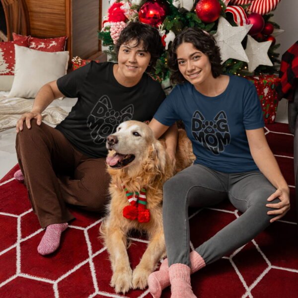 Dog Mom T-Shirt, Cute Paw Heart Graphic Tee for Dog Lovers