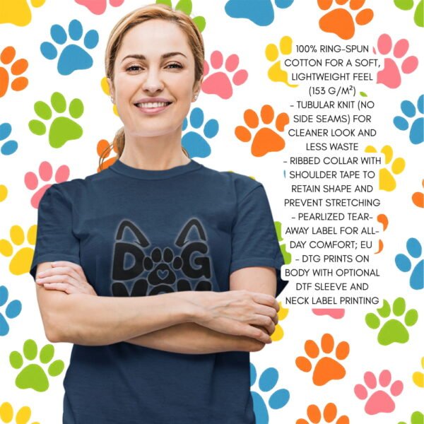 Dog Mom T-Shirt, Cute Paw Heart Graphic Tee for Dog Lovers