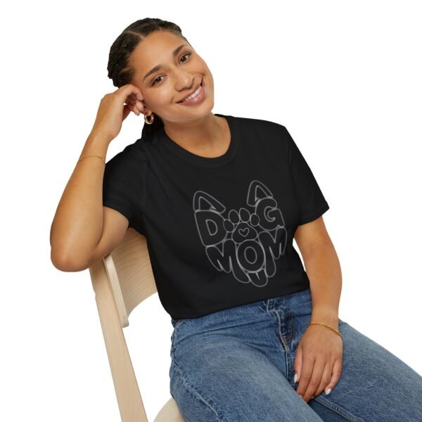 Dog Mom T-Shirt, Cute Paw Heart Graphic Tee for Dog Lovers
