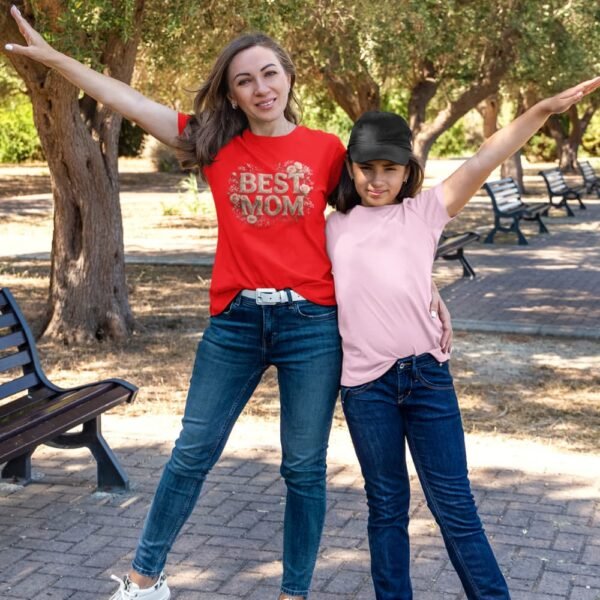 “Best Mom” Vintage Tee, A Warm Reminder She Can Wear Every Day “Best Mom” Vintage Tee, A Warm Reminder She Can Wear Every Day