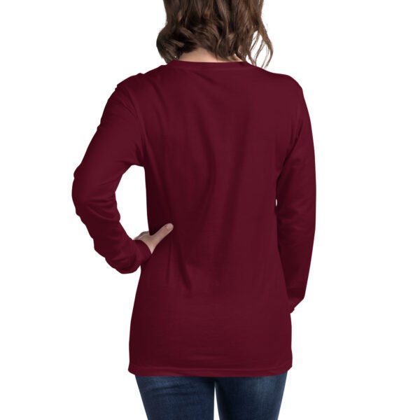 💖 Wrapped in Love: Mom Long Sleeve Tee – Comfort She’ll Feel Every Day