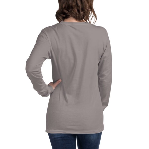 💖 Wrapped in Love: Mom Long Sleeve Tee – Comfort She’ll Feel Every Day